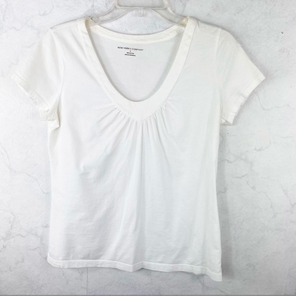 New York & Company Cream Gathered V-Neck Tee